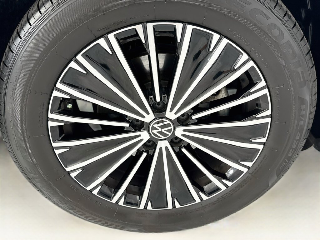 Used 2025 Volkswagen Tiguan S w/ 18" Wheel Package FWD image 30