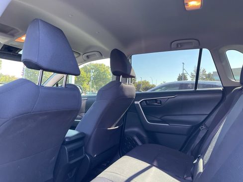 Used 2020 Toyota RAV4 LE w/ Carpet Mat Package FWD image 4