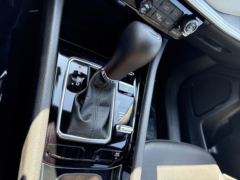 Used 2025 Jeep Compass Limited image 31