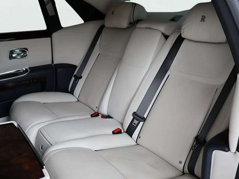 Certified 2016 Rolls-Royce Ghost RWD image 14