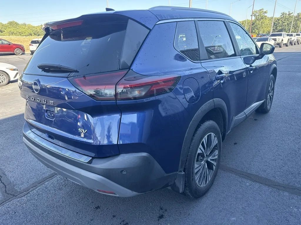 Used 2023 Nissan Rogue SV w/ SV Premium B Package FWD image 4