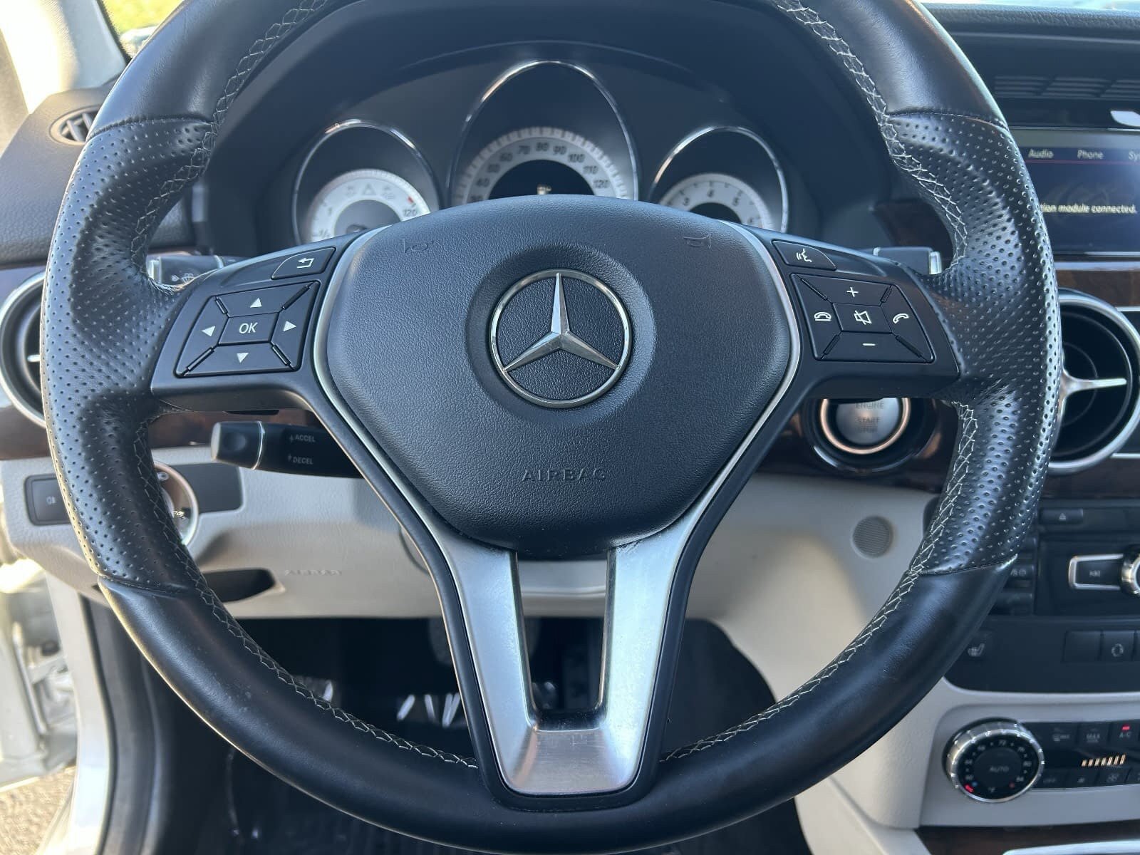 Used 2015 Mercedes-Benz GLK 350 2WD image 27