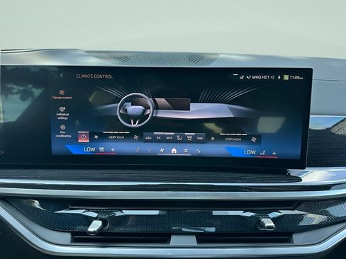 Certified 2026 BMW X7 xDrive40i w/ Executive Package AWD/4WD image 12