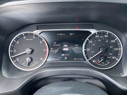 Used 2024 Nissan Rogue S AWD/4WD image 13