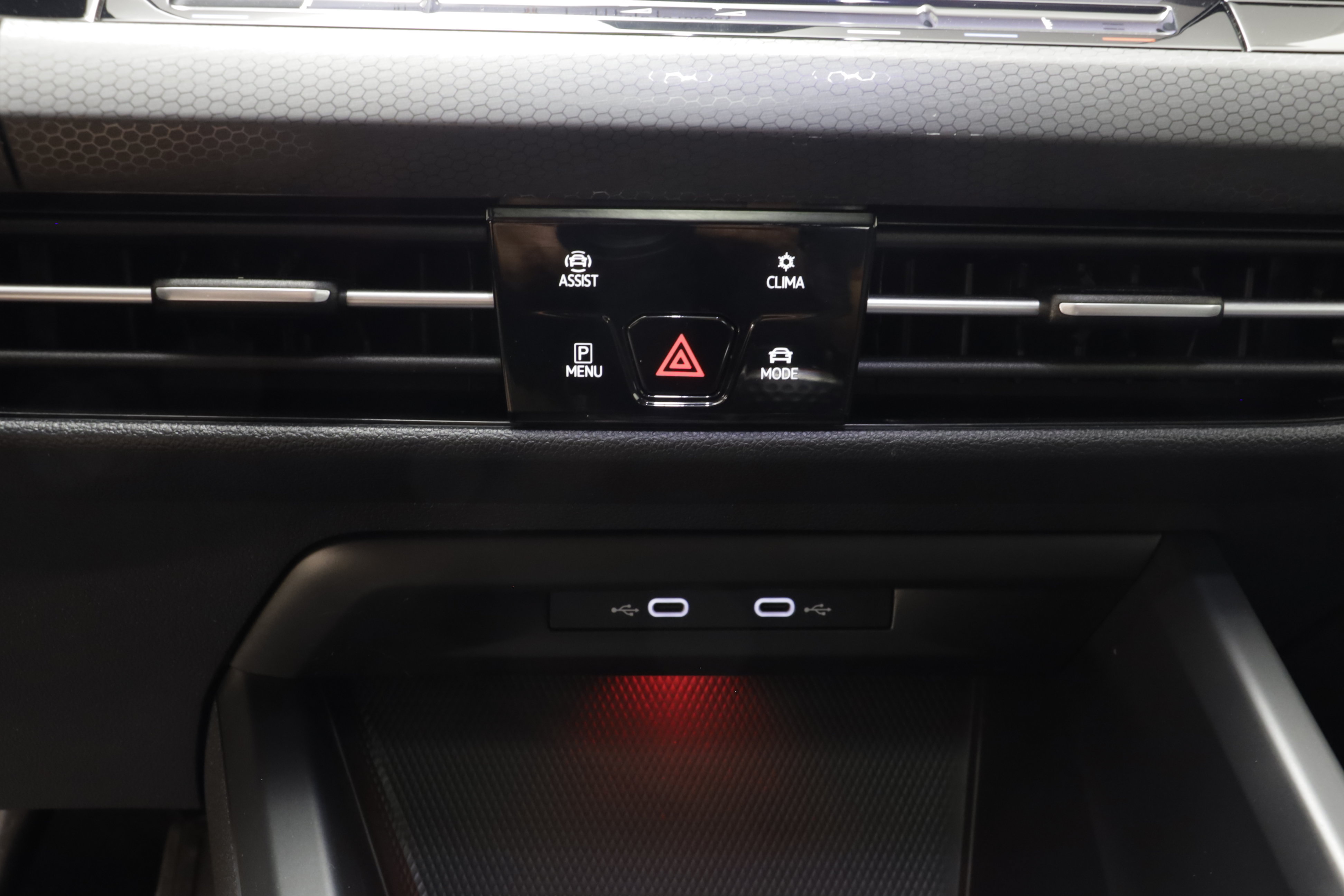 Used 2022 Volkswagen GTI SE FWD image 12