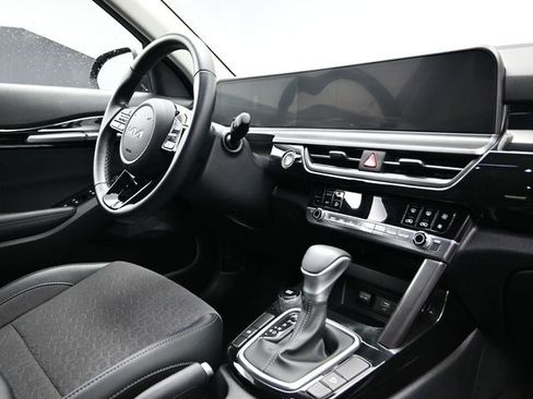 Used 2025 Kia Seltos S FWD image 17