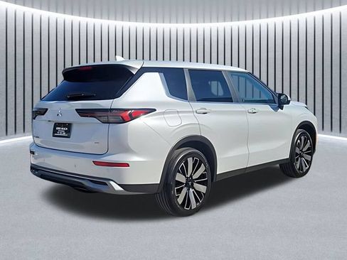 New 2026 Mitsubishi Outlander SE FWD image 6