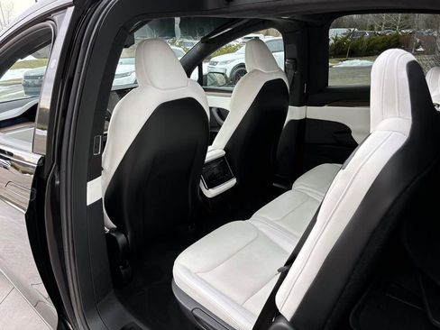 Used 2022 Tesla Model X image 26