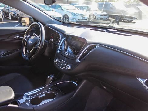 Used 2020 Chevrolet Malibu LT w/ Leather Package image 23