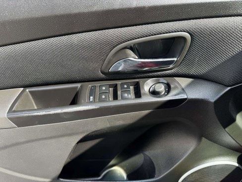 Used 2011 Chevrolet Cruze LT FWD image 19