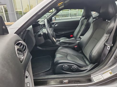 Used 2024 Nissan Z Performance w/ Floor Mat Package RWD image 12