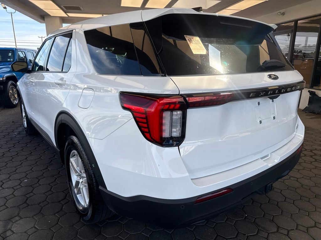 Used 2026 Ford Explorer Active AWD/4WD image 8