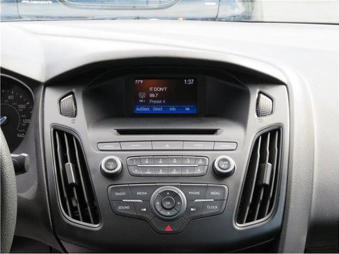 Used 2015 Ford Focus SE image 24