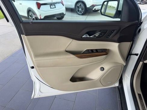 Used 2019 GMC Acadia Denali w/ Technology Package FWD image 12