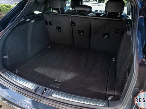 Used 2018 Porsche Macan Turbo image 12