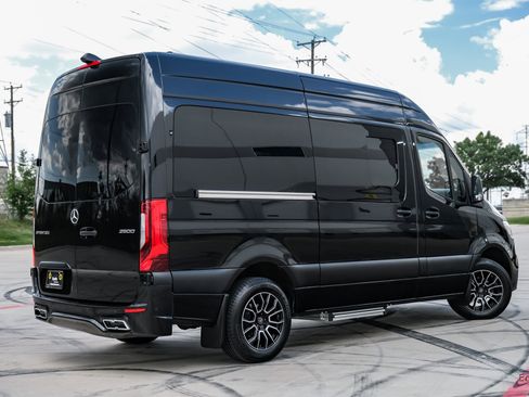 Used 2022 Mercedes-Benz Sprinter 2500 image 12