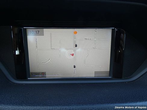 Used 2013 Mercedes-Benz E 350 4MATIC Wagon image 27