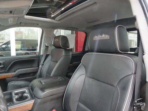 Used 2018 Chevrolet Silverado 1500 High Country image 15