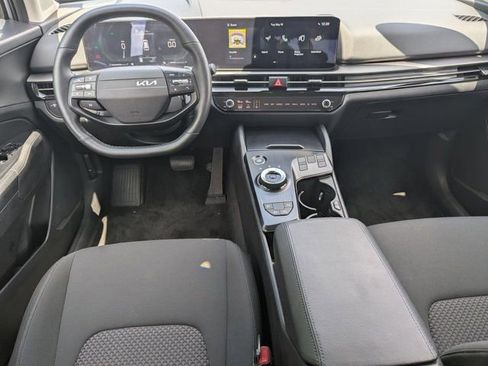 Used 2026 Kia Sportage LX FWD image 19