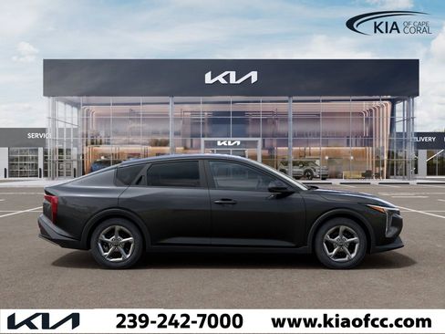 New 2026 Kia K4 LXS image 7