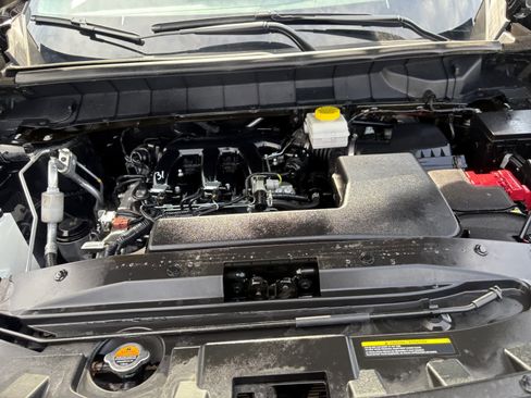 Used 2025 Nissan Pathfinder SV FWD image 18