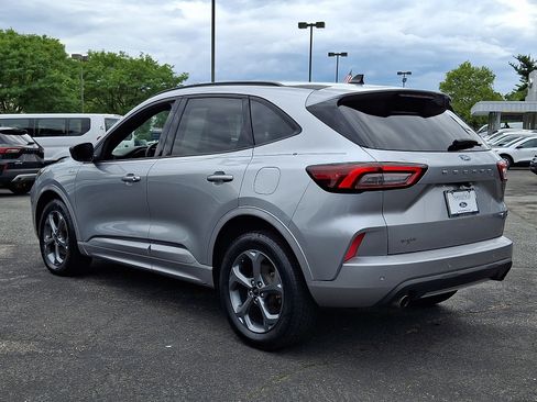 Used 2023 Ford Escape ST-Line w/ Tech Pack #1 AWD/4WD image 4