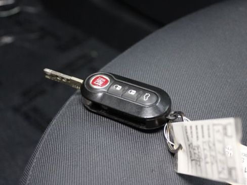 Used 2015 FIAT 500 Pop image 11