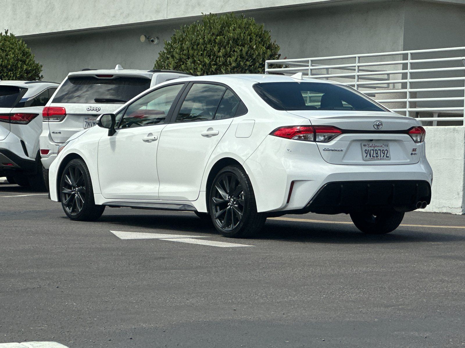 Used 2026 Toyota Corolla SE FWD image 3