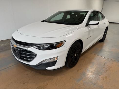 Used 2024 Chevrolet Malibu LT FWD image 1