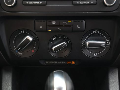 Used 2012 Volkswagen Jetta SE FWD image 30