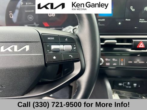 Certified 2026 Kia Sportage EX w/ EX Panorama Roof Package FWD image 30