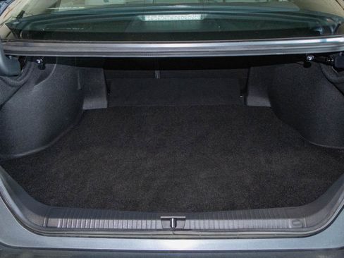 Used 2019 Toyota Avalon Limited image 25