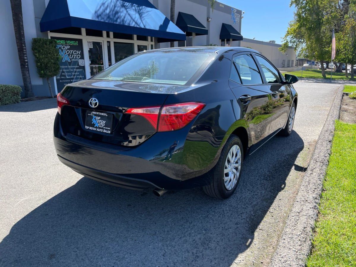 Used 2019 Toyota Corolla LE w/ Carpet Mat Package (TMS) FWD image 6