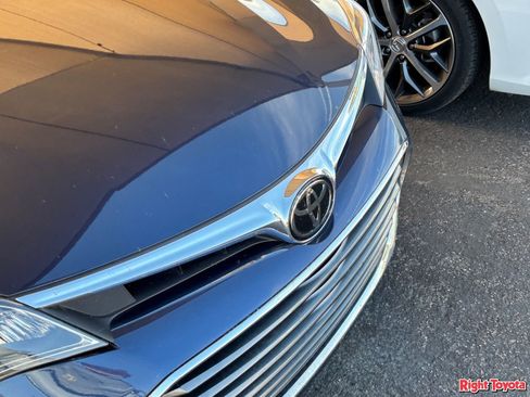 Used 2018 Toyota Avalon Limited w/ Carpet Mat Package FWD image 7