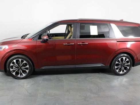 Used 2022 Kia Carnival EX FWD image 13