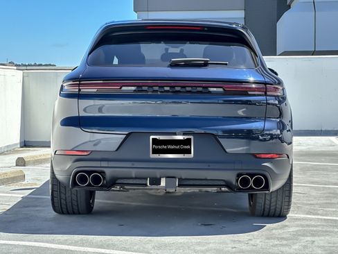 Certified 2025 Porsche Cayenne S AWD/4WD image 8