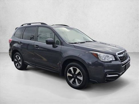 Used 2018 Subaru Forester 2.5i Premium AWD/4WD image 3