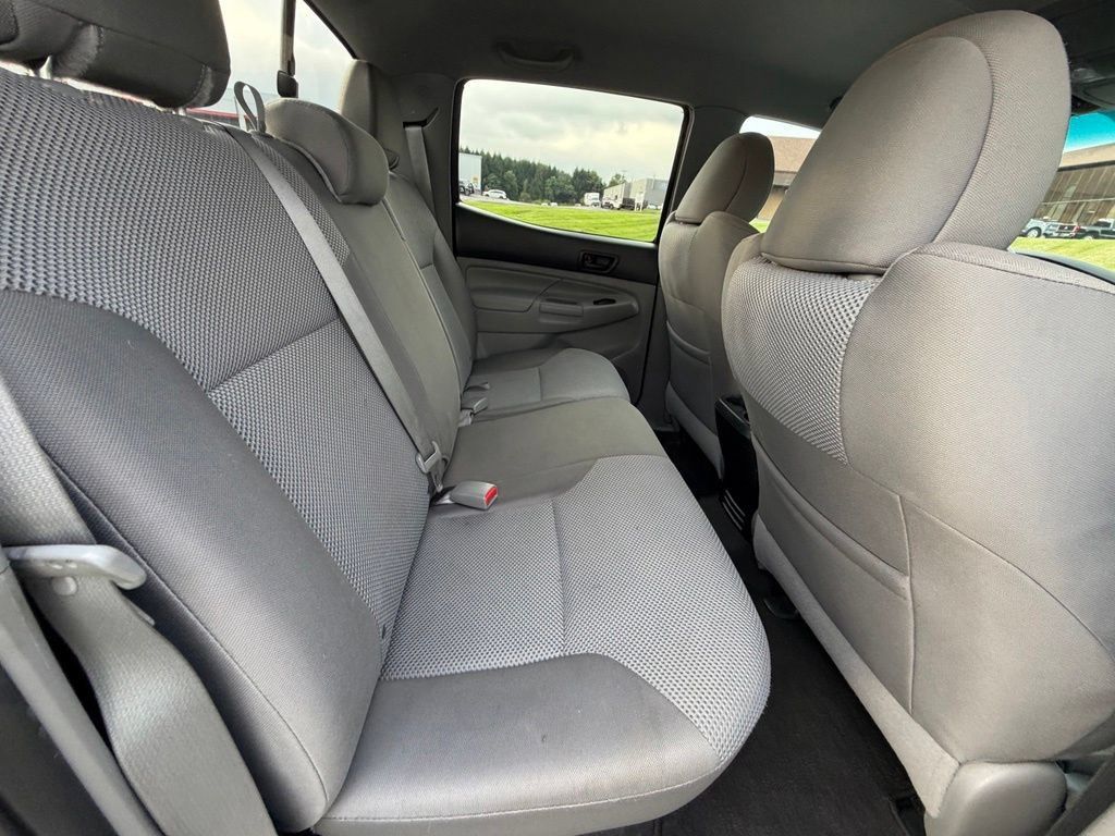 Used 2015 Toyota Tacoma 4x4 Double Cab w/ TRD Sport Package image 40