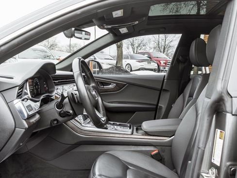 Used 2019 Audi Q8 Premium image 25