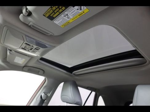 Used 2022 Toyota RAV4 XLE Premium AWD/4WD image 28