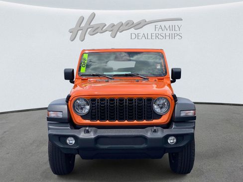 Used 2025 Jeep Wrangler Unlimited Sport AWD/4WD image 9