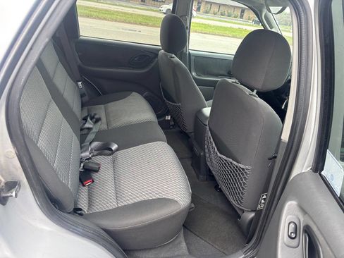 Used 2004 Ford Escape XLT image 16