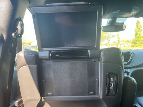 New 2026 Chrysler Pacifica Select AWD/4WD image 26