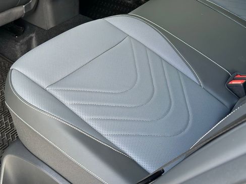 New 2026 Volkswagen Tiguan SE R-Line FWD image 29
