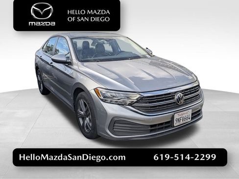 Used 2024 Volkswagen Jetta SE FWD image 1
