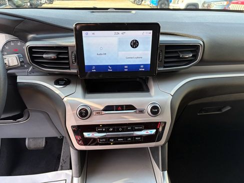 Used 2023 Ford Explorer XLT w/ Equipment Group 202A image 17