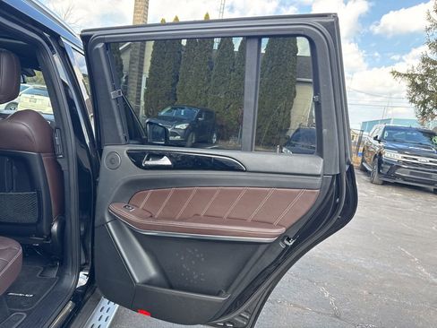 Used 2015 Mercedes-Benz GL 63 AMG 4MATIC image 33