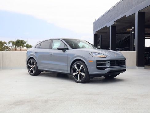 New 2026 Porsche Cayenne Coupe AWD/4WD image 7