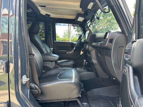 Used 2018 Jeep Wrangler Unlimited Sahara AWD/4WD image 64