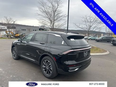 New 2026 Lincoln Nautilus Premier image 7